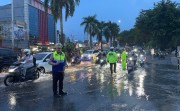 Hujan Ekstrem Lumpuhkan Sejumlah Ruas Jalan Pekanbaru, Dirlantas Polda Riau Turun Tangan Urai Macet