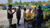 Polsek Payung Sekaki Gandeng BULOG Gelar Gerakan Pangan Murah, Warga Antusias