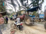 PT Tasma Puja Turunkan Tim dan Peralatan Bantu Padamkan Karhutla di Rimbo Panjang