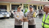Kapolresta Pekanbaru Pimpin Upacara Kenaikan Pangkat dan Penghargaan