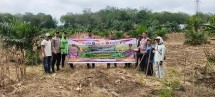 Dukung Ketahanan Pangan Nasional, Polsek Peranap Tanam Jagung Pipil di Desa Baturijal Barat