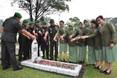 Danrem 031/WB Ziarah ke Makam Tokoh Pembangunan Riau dan Pengibar Bendera Pertama