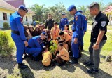 Sat Polairud Polres Siak Tanam Nilai Cinta Lingkungan Lewat Program ‘Green Policing’ diSekolah Dasar