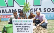 Cegah Abrasi Sungai Indragiri, Wakapolda Riau Gandeng Tiga Kampus Menanam Pohon
