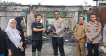 Bukti Nyata Polri Peduli! Kapolres Kampar Turun Langsung Bantu Korban Kebakaran Pasar Kuok