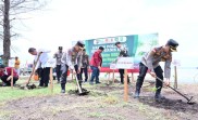 Kapolda Riau dan Mahasiswa Hima Persis Tanam Mangrove di Pesisir Bengkalis