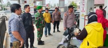 TNI-Polri dan Pemerintah Kecamatan Peranap Pastikan Stok BBM Aman