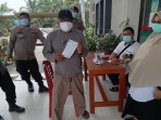 Polsek Lubuk Batu Jaya Bersama Puskesmas Kulim Jaya Gelar Cek Kesehatan dan Pembagian Masker Gratis