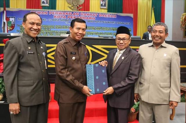 Anggaran Pendapatan dan Belanja Daerah (APBD) Pekanbaru 2019 disahkan sebesar Rp 2,56 triliun.